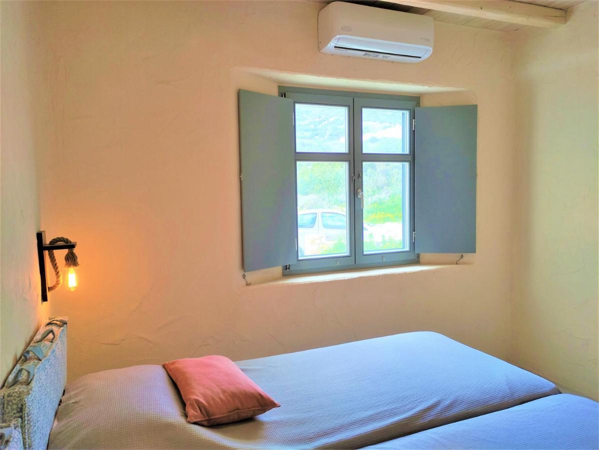 Mosaic Suites Drios Esterno foto